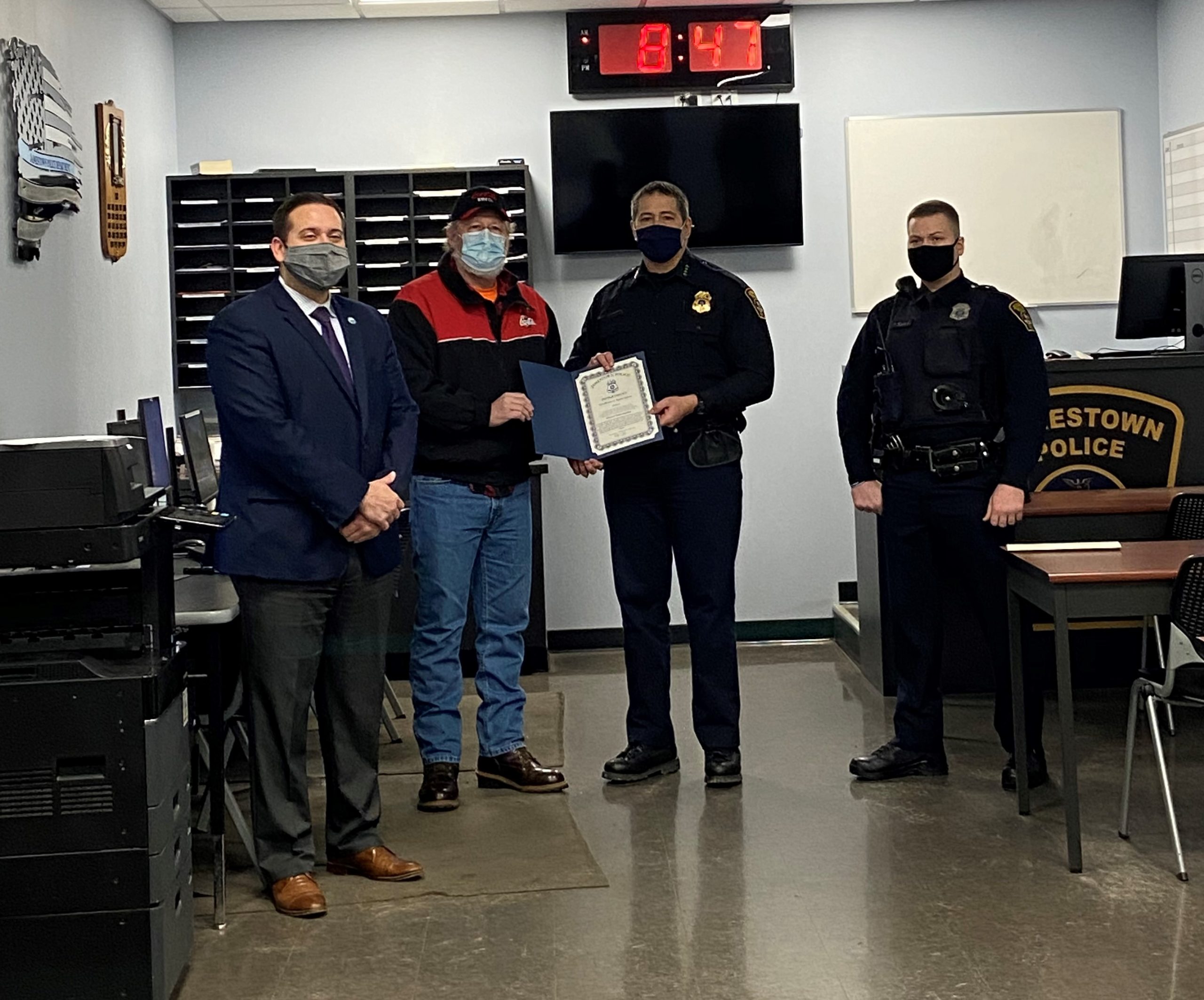 City Resident Who Thwarted Burglary Recognized | News, Sports, Jobs - Vimarsana News